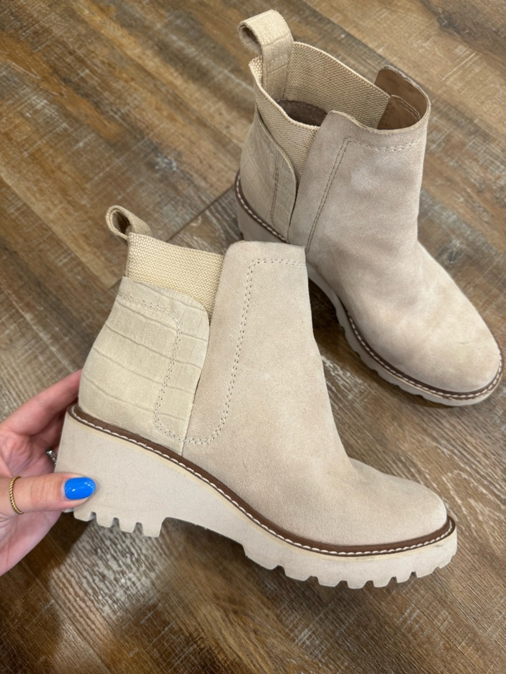 Dolce Vita Huey H2O Wedge Chelsea Bootie Women's Beige Suede Chelsea Lug Boot